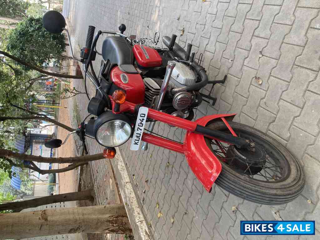 Ideal Jawa Yezdi Deluxe