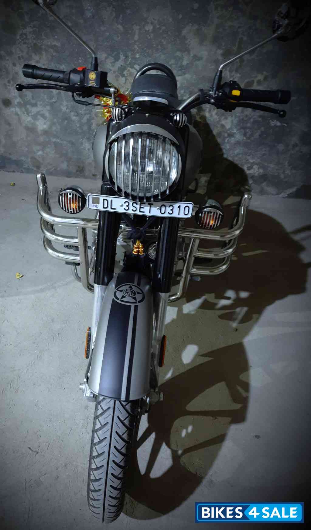 Gunmetal Grey Royal Enfield Classic 350 Dual Channel BS6