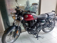 Red Benelli Imperiale 400 BS6