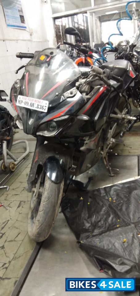 Bajaj Pulsar RS 200