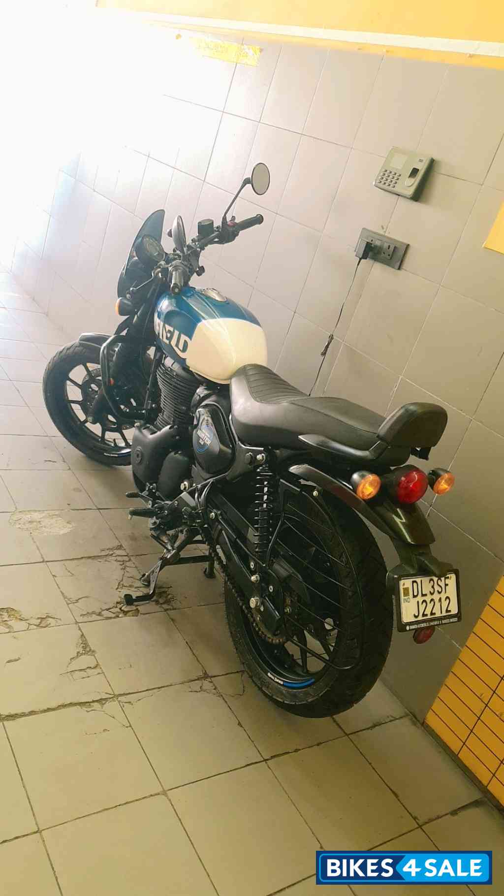 Royal Enfield Hunter 350 Metro