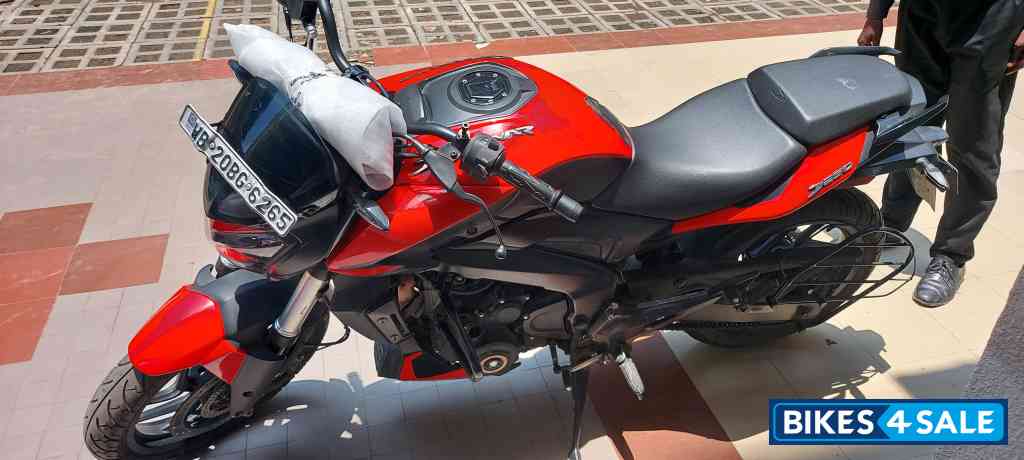 Red And Black Bajaj Dominar 250