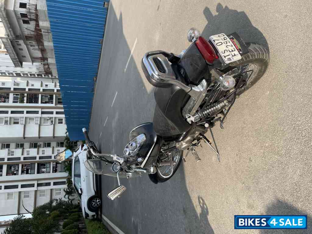 Bajaj Avenger Cruise 220