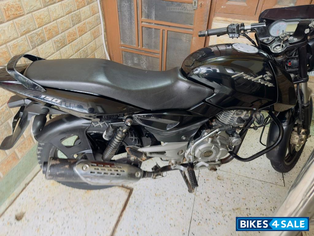 Dual Black Bajaj Pulsar 150
