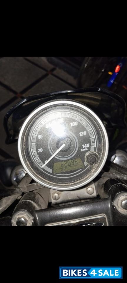 Bajaj Avenger 180 DTS-i