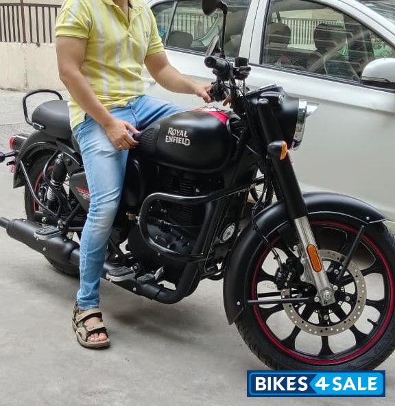 Mat Black Royal Enfield Classic Stealth Black