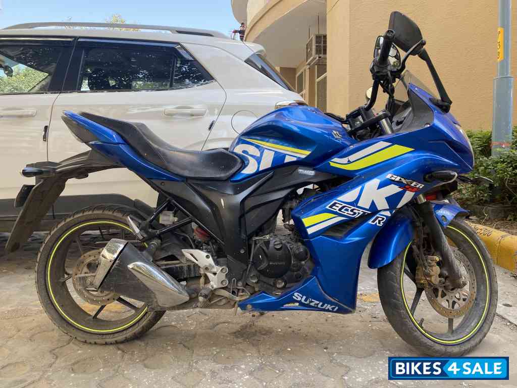 Suzuki Gixxer SF Fi
