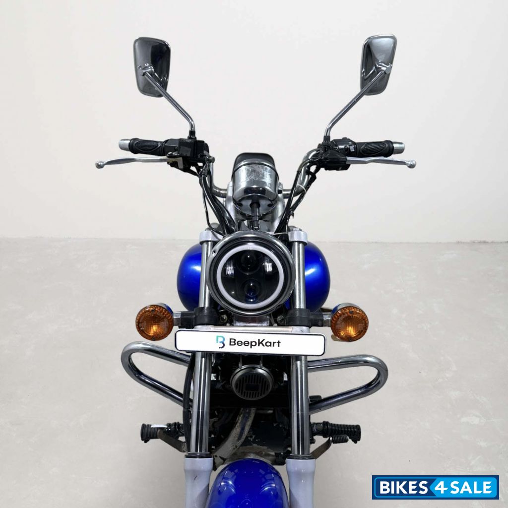 Bajaj Avenger 180 DTS-i