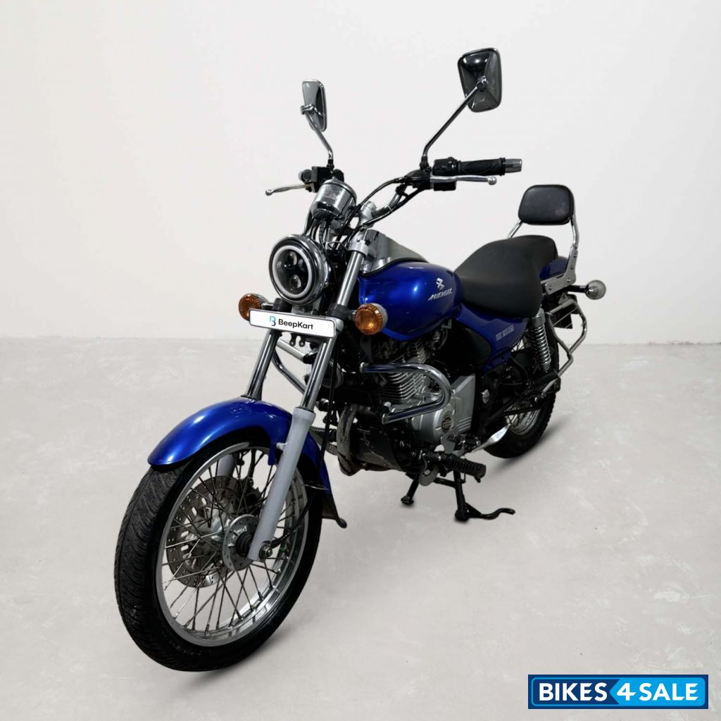 Bajaj Avenger 180 DTS-i