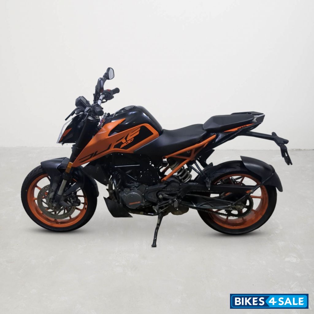 KTM Duke 200