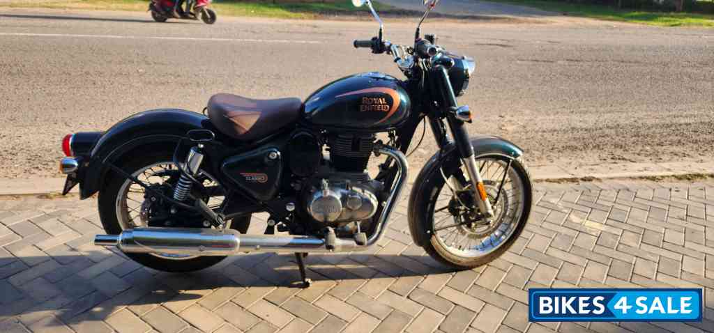 Halcyon Green Royal Enfield Classic 350 Dual Channel BS6