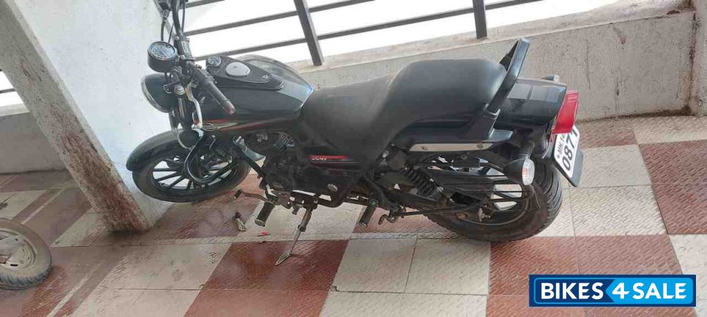 Bajaj Avenger Street 220
