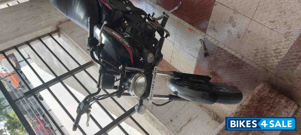 Bajaj Avenger Street 220