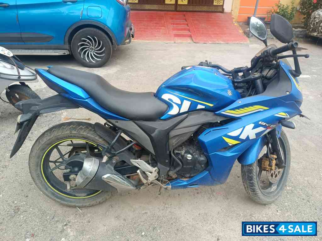 Suzuki Gixxer SF Suzuki Gixxer SF