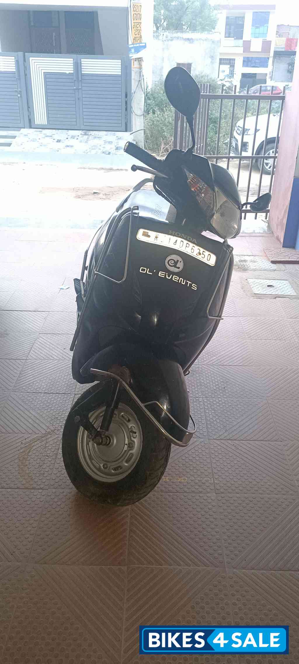 Black Honda Activa