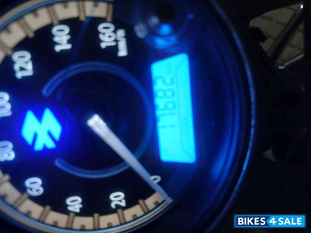 Black Bajaj Avenger Cruise 220 BS6