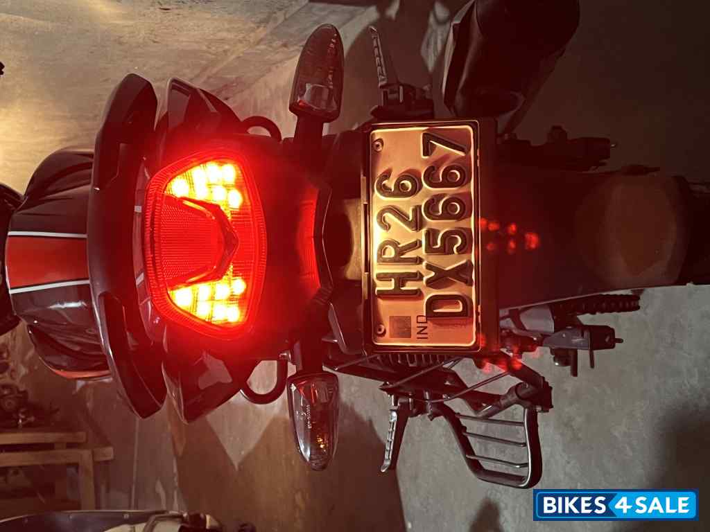 Black TVS Apache RTR 160