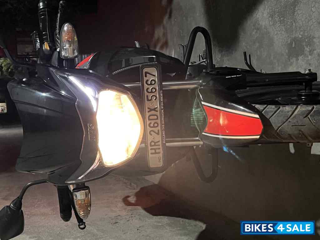Black TVS Apache RTR 160