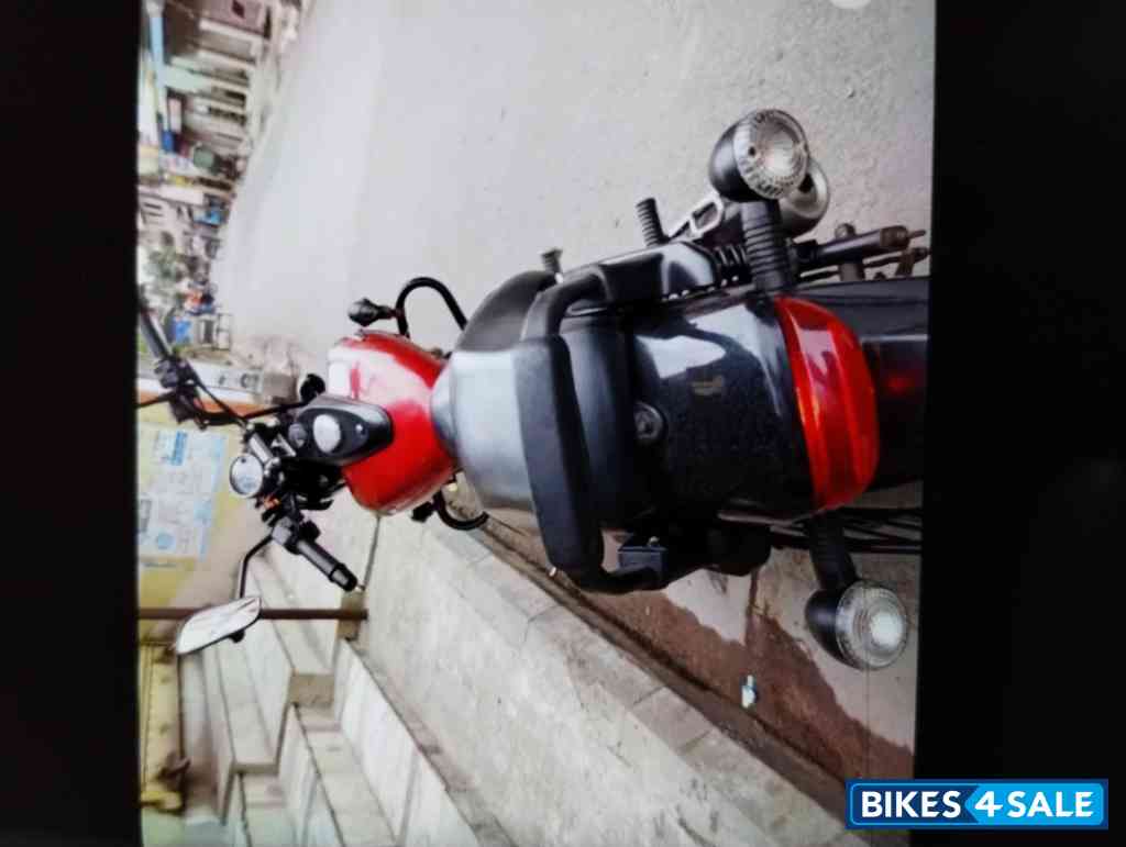 Bajaj Avenger Street 180