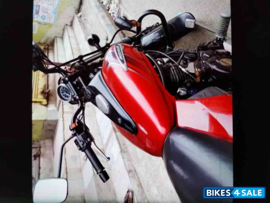 Bajaj Avenger Street 180