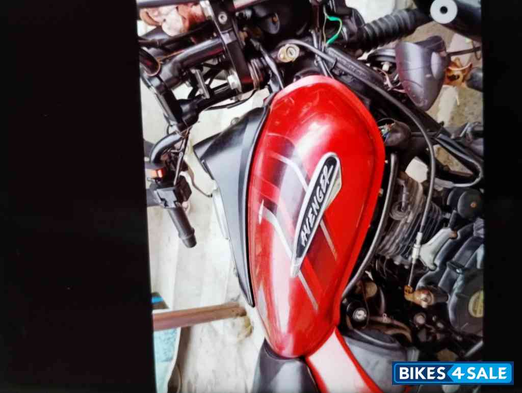 Bajaj Avenger Street 180