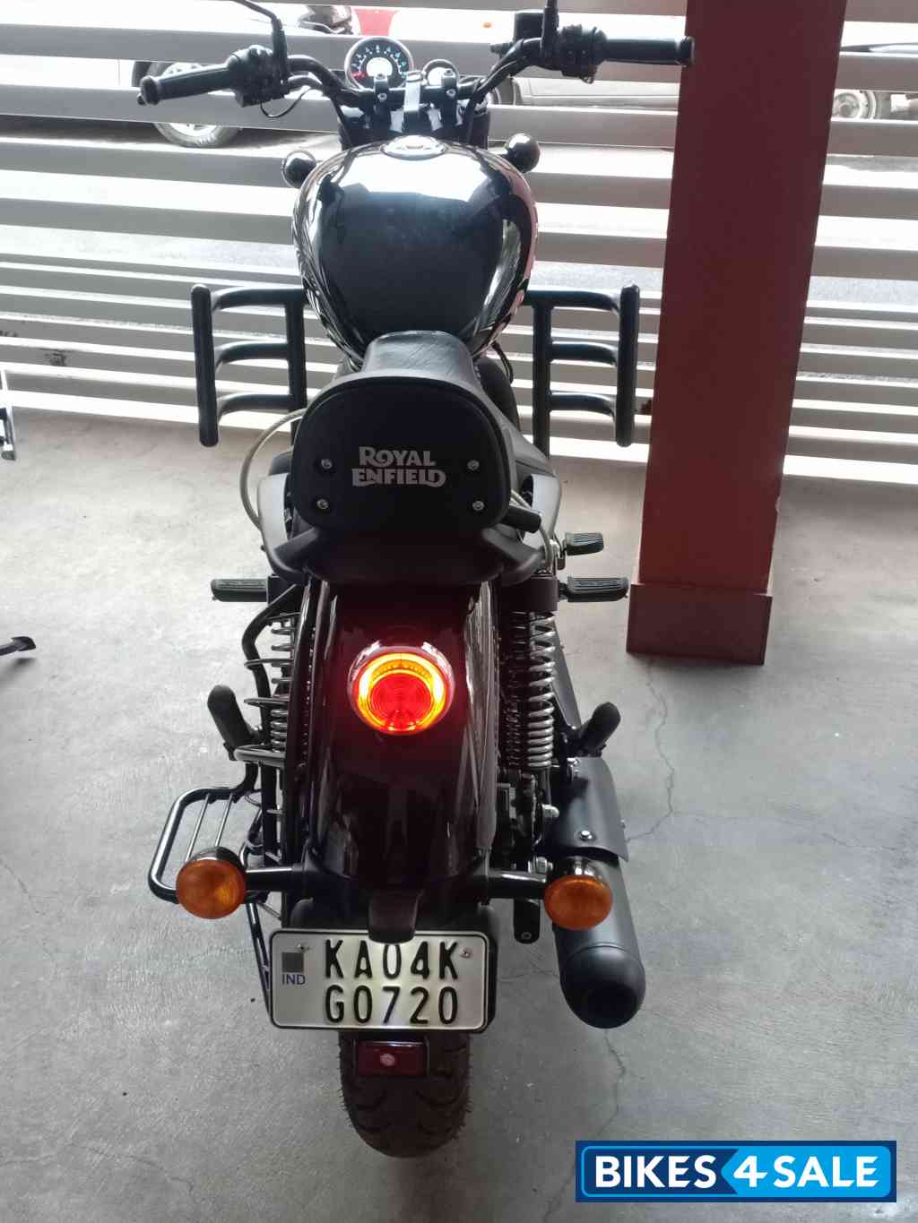 Black Royal Enfield Meteor 350 Fireball