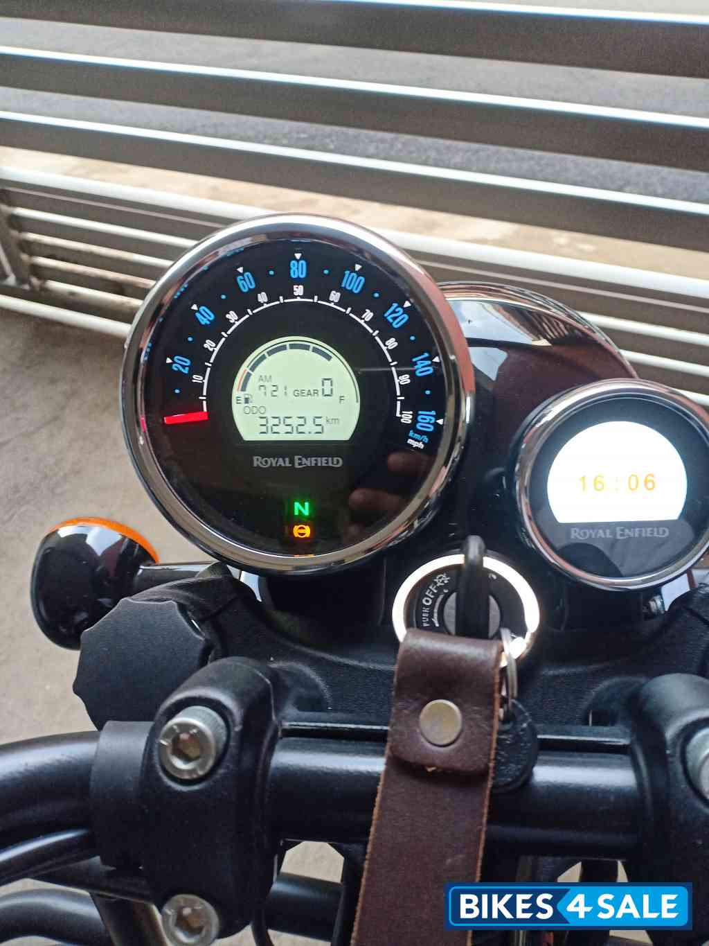 Black Royal Enfield Meteor 350 Fireball