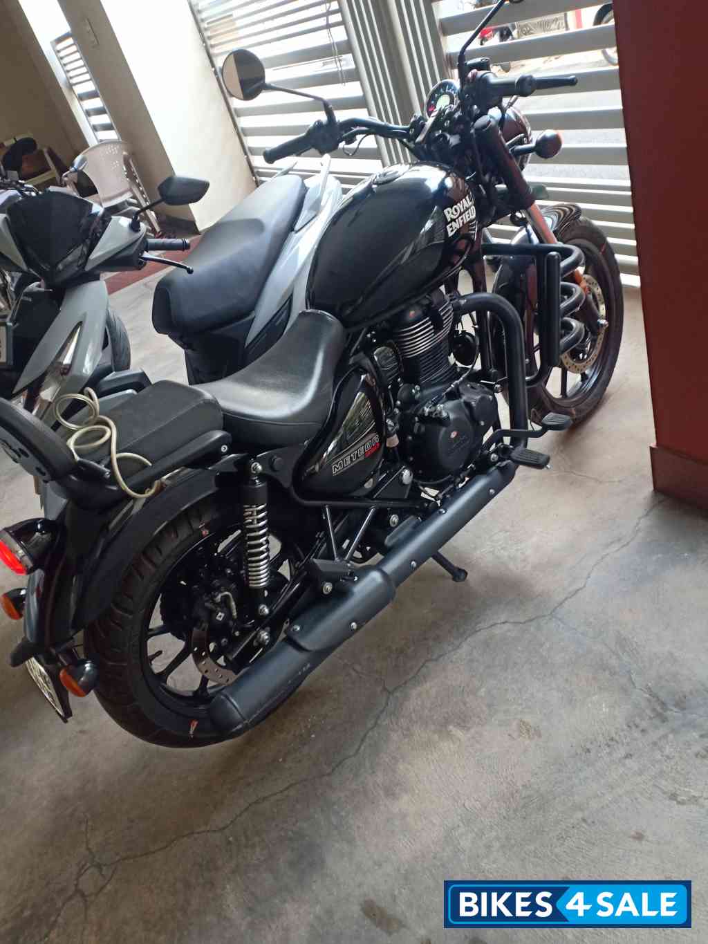 Black Royal Enfield Meteor 350 Fireball