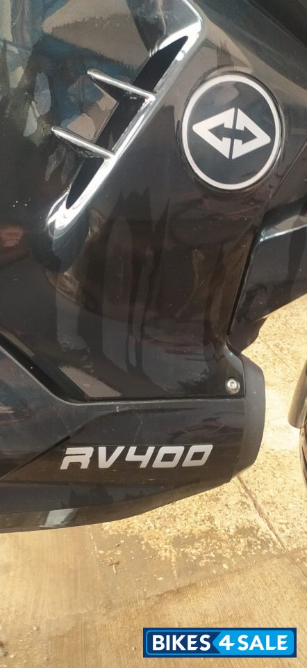 Revolt RV 400 Revolt RV 400