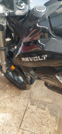 Revolt RV 400
