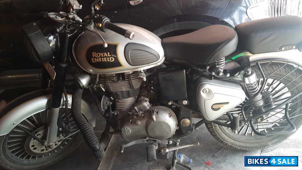 Silver Royal Enfield Classic 500