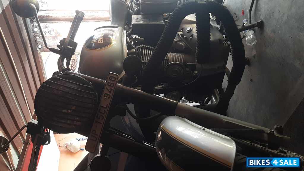 Silver Royal Enfield Classic 500