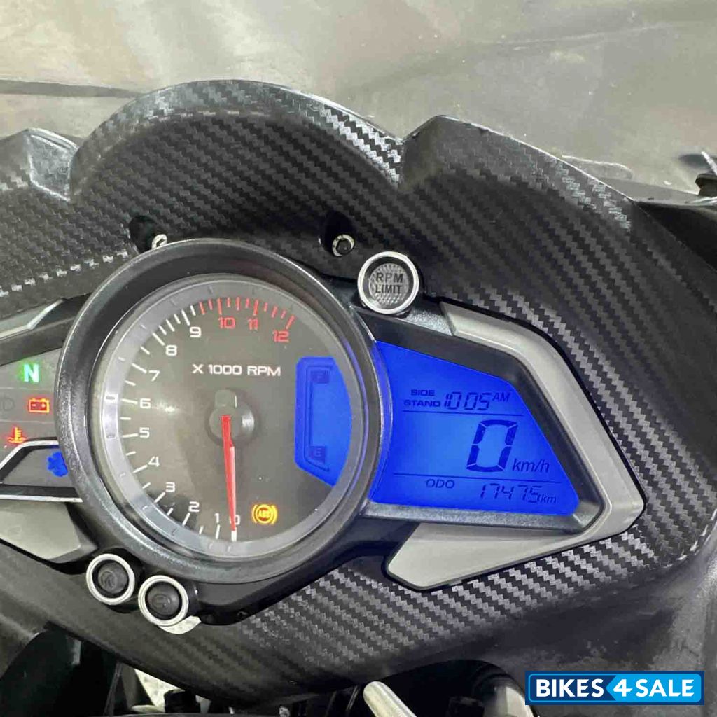 Bajaj Pulsar RS 200