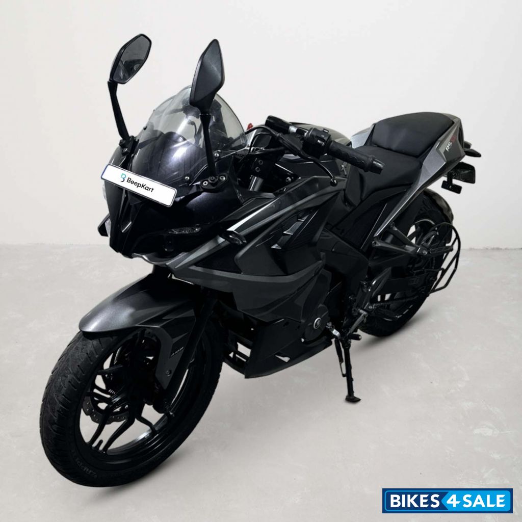 Bajaj Pulsar RS 200