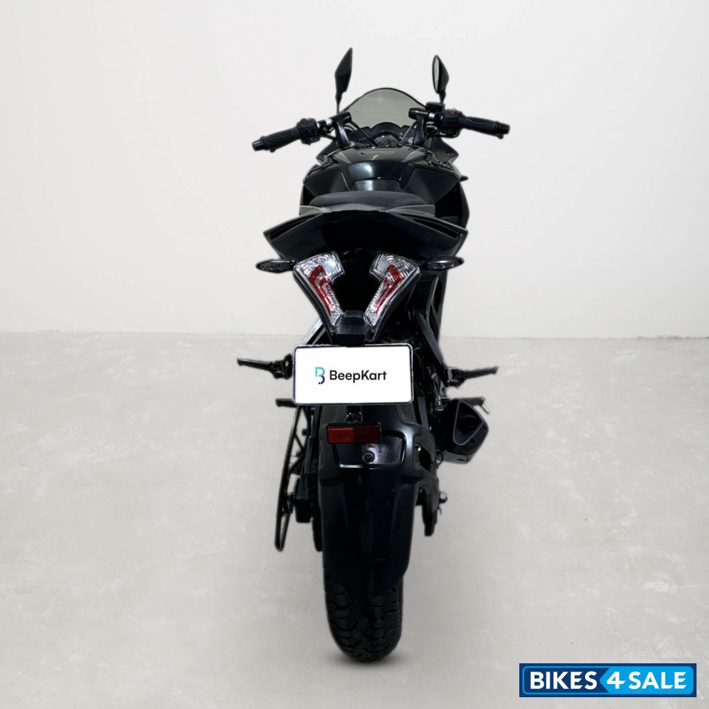 Bajaj Pulsar RS 200