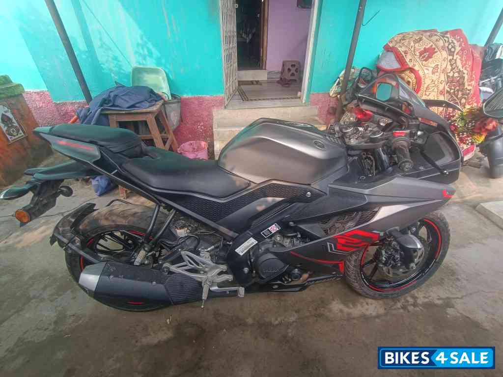 Thunder Grey Yamaha YZF R15 V3 BS6