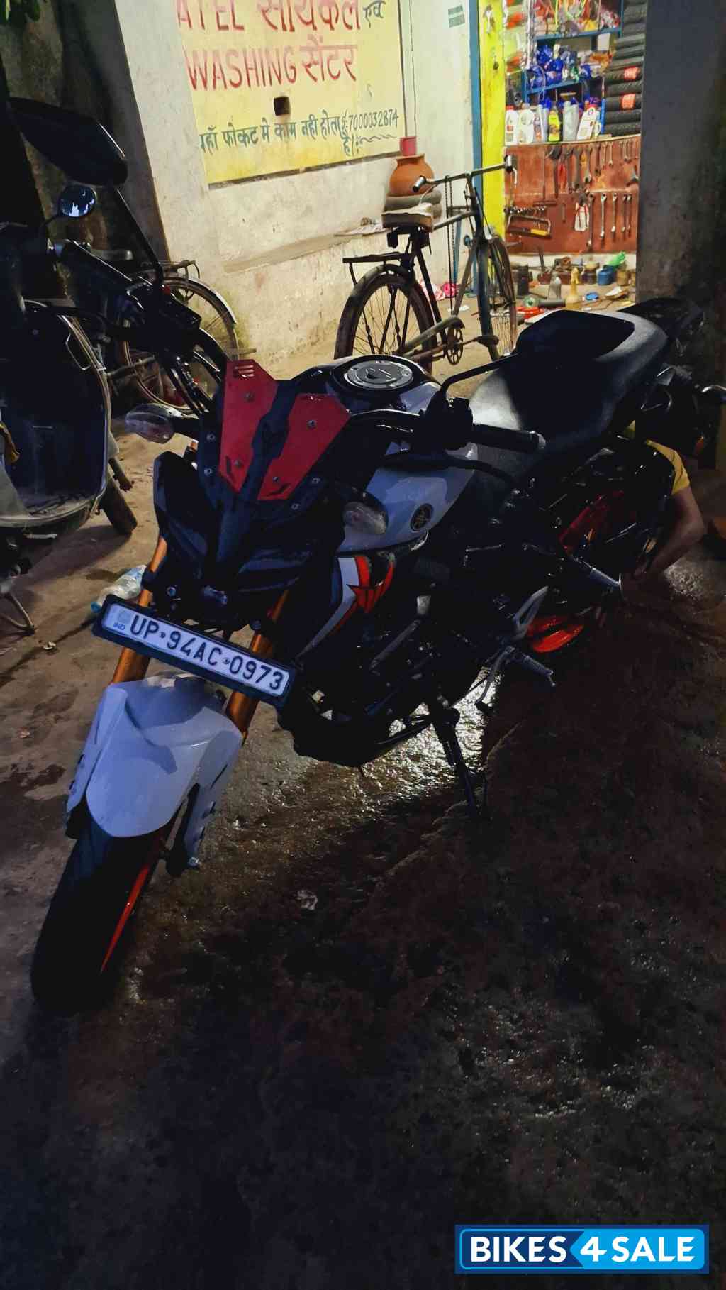 White Yamaha MT-15 BS6