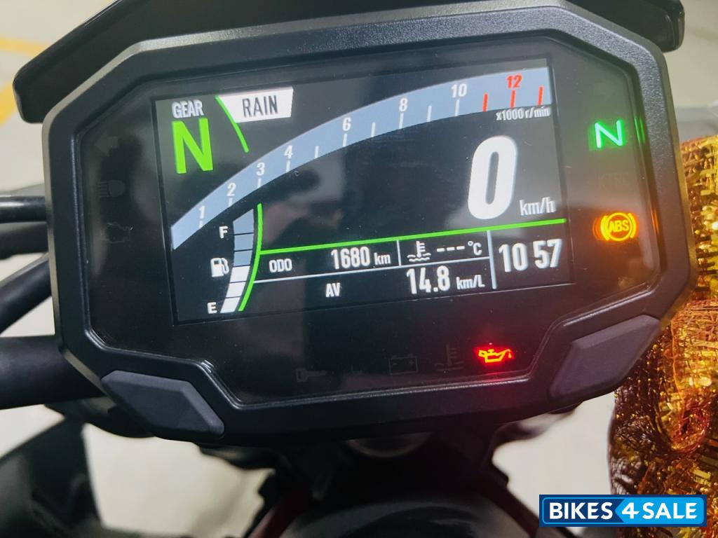 Black &red Kawasaki Z900 2023