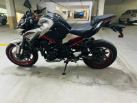 Black &red Kawasaki Z900 2023