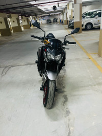 Black &red Kawasaki Z900 2023