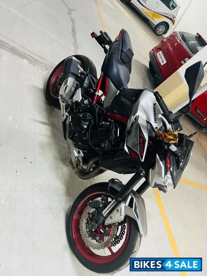 Black &red Kawasaki Z900 2023 Black &red Kawasaki Z900 2023