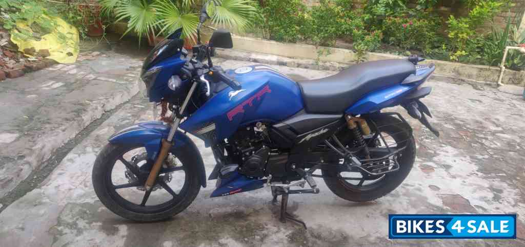 Blue TVS Apache RTR 180