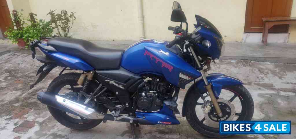 Blue TVS Apache RTR 180