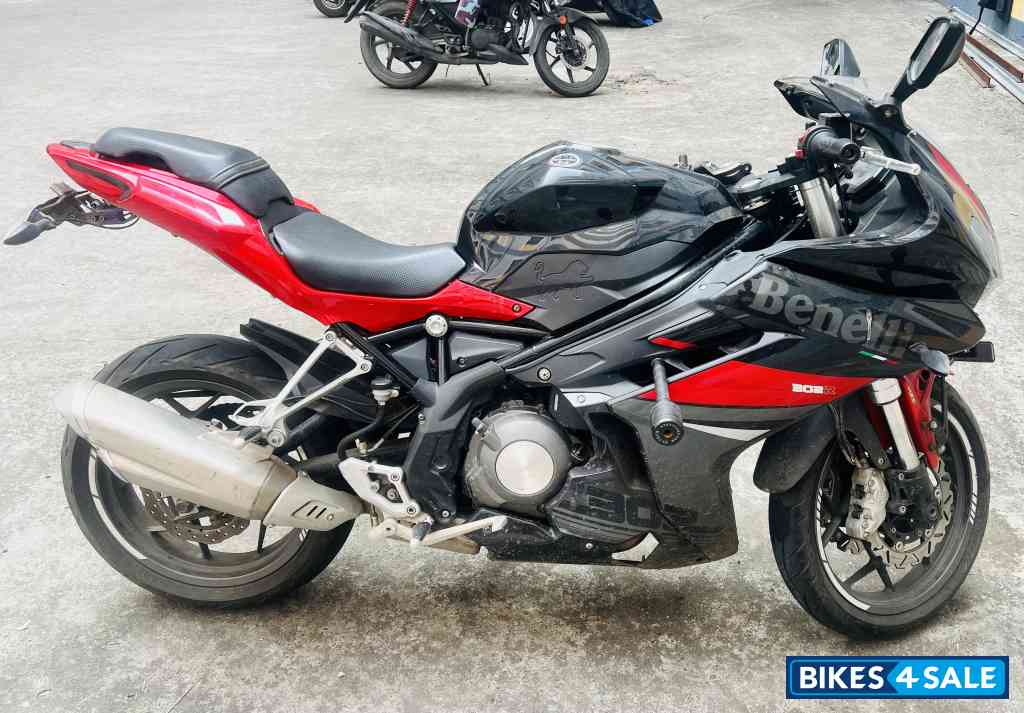 Black Red Benelli 302R