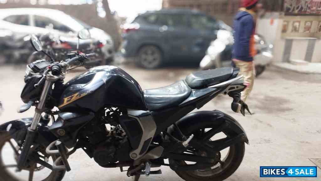 Yamaha FZ FI V2