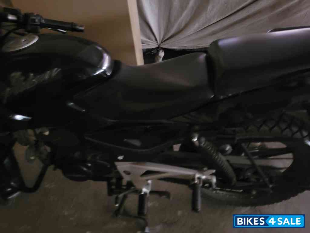 Bajaj Pulsar 200 SS
