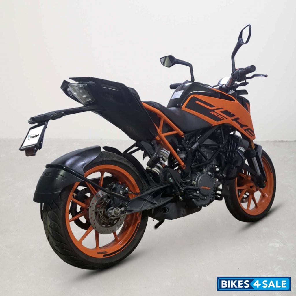 KTM Duke 200