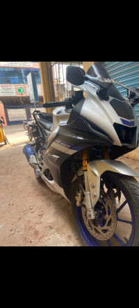 Yamaha R15 V4
