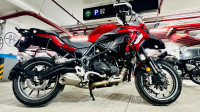 Red Benelli TRK 502