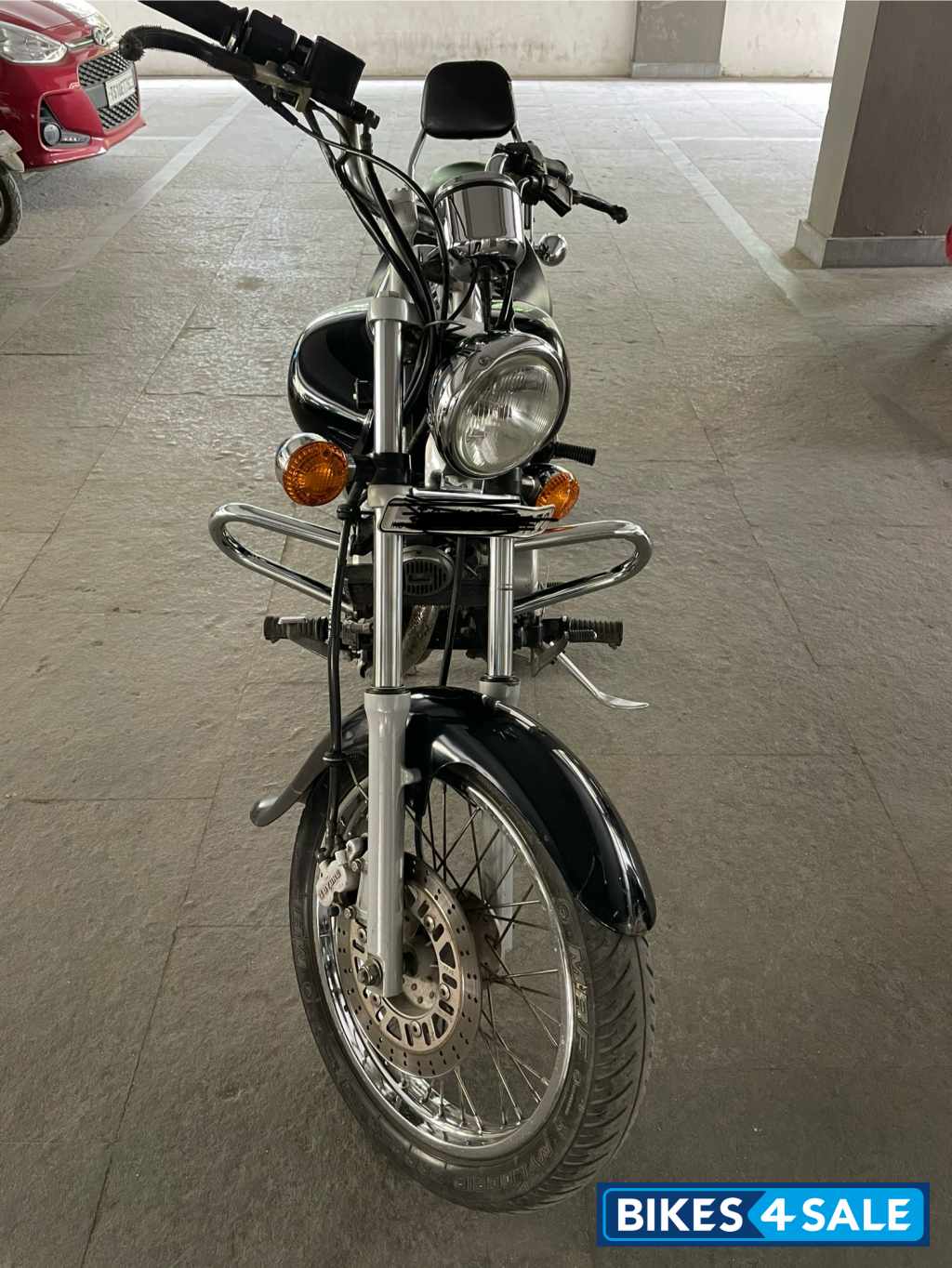 Bajaj Avenger 220 DTS-i